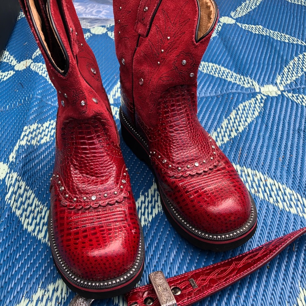 Red Ariat women’s boots and belt